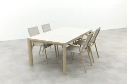 Atmos/Kings stapelbare 4-persoons tuinset 180x100 cm. - Latte