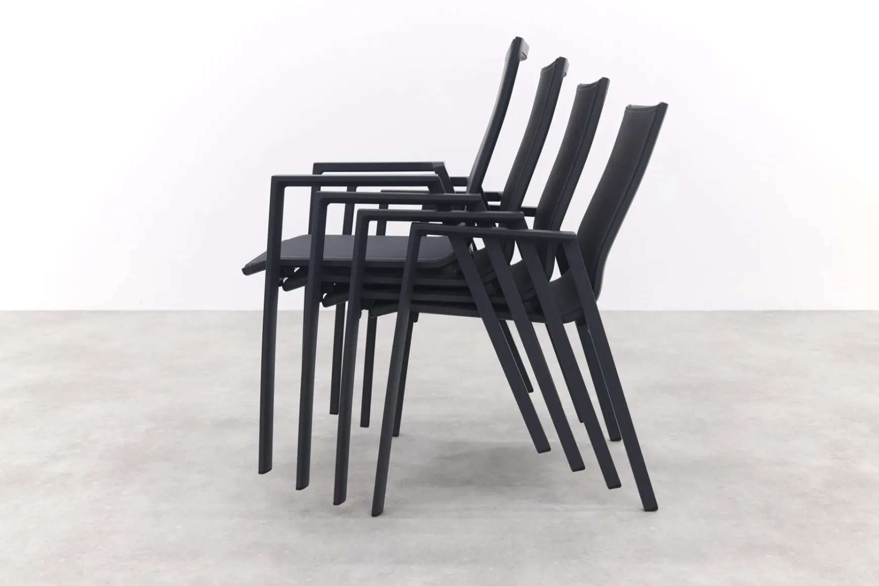 Atmos stapelbare tuinstoel met teak armleuning - Antraciet