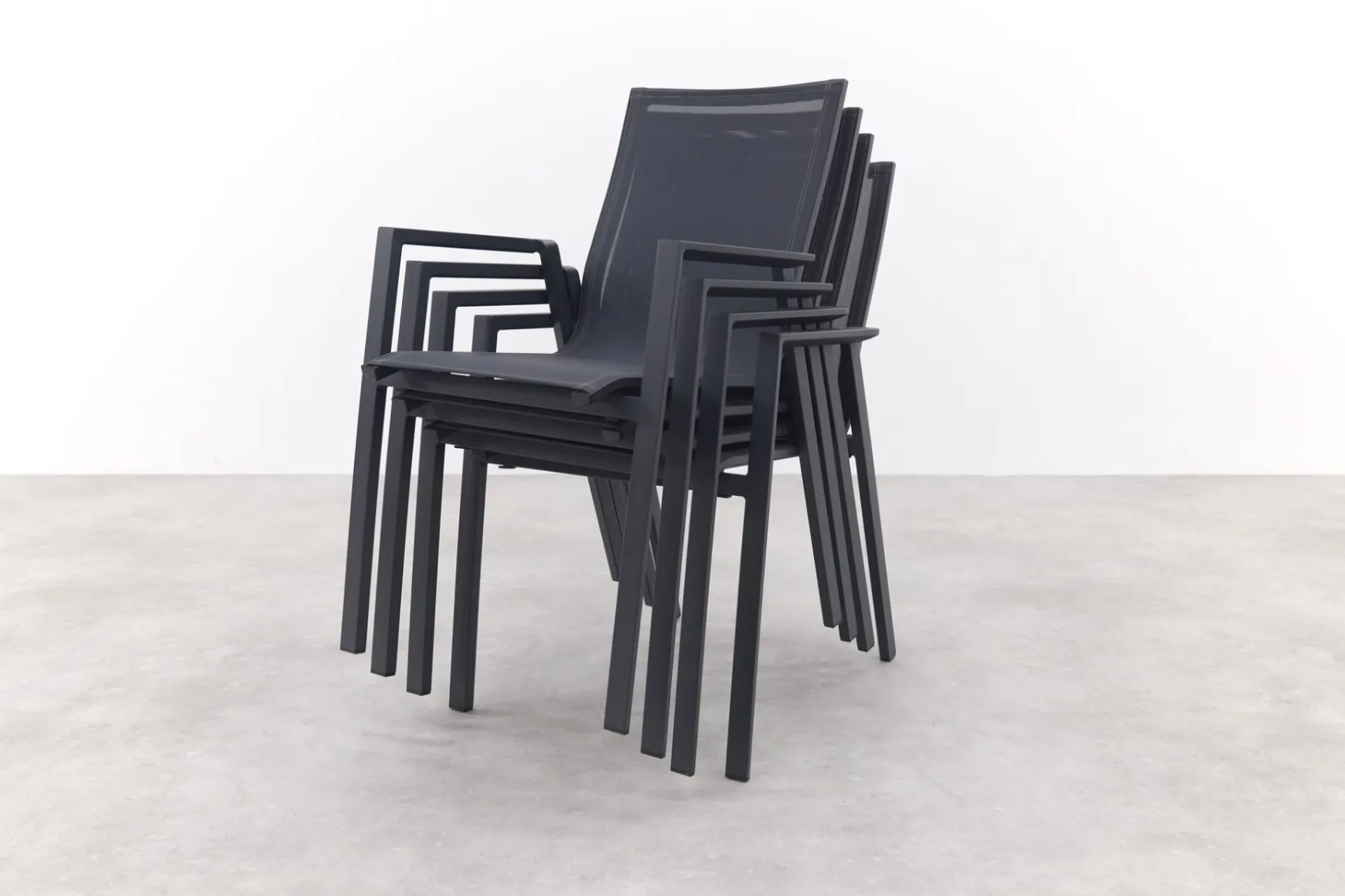Atmos stapelbare tuinstoel met teak armleuning - Antraciet