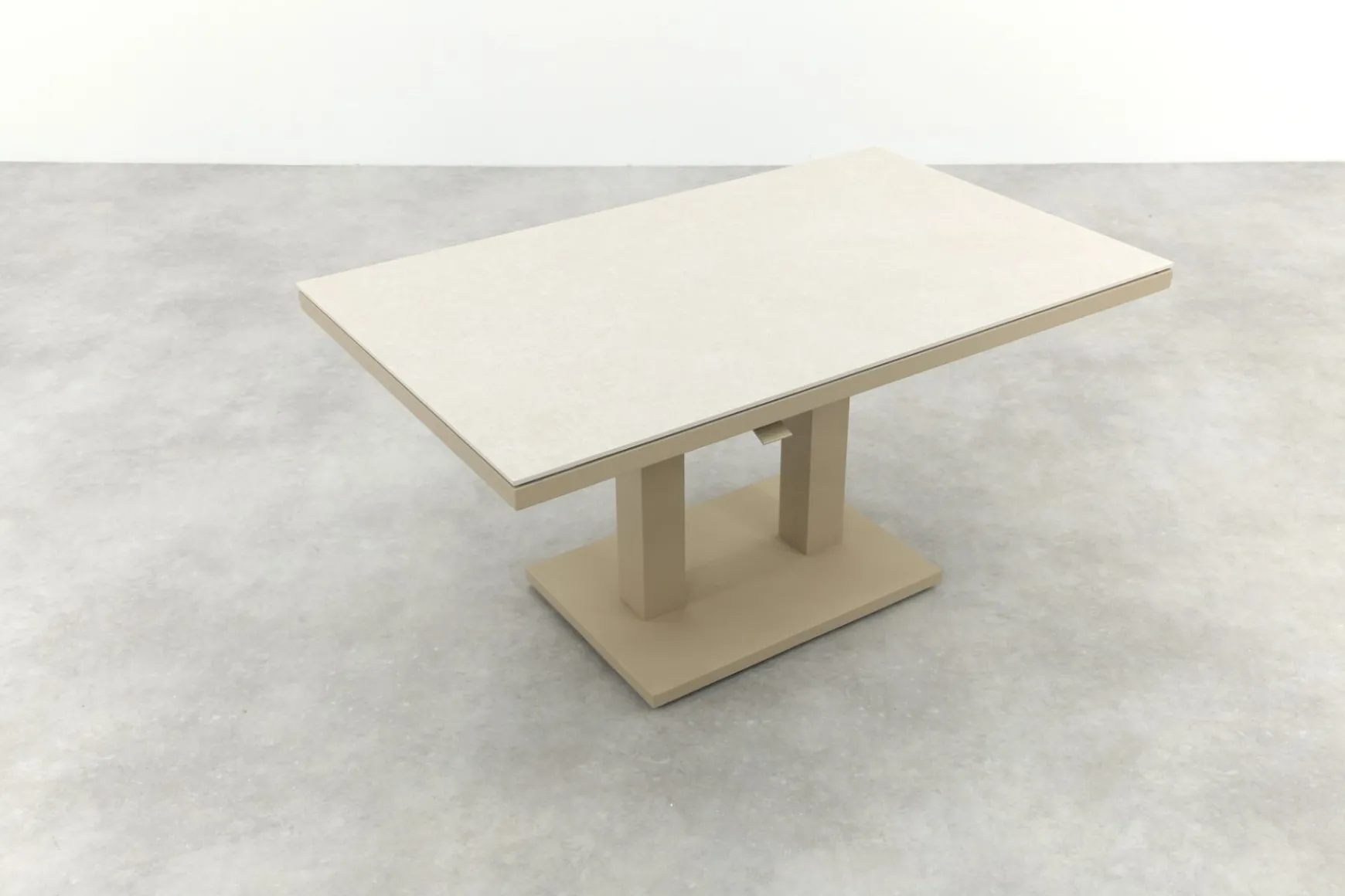 Brooklyn up&down verstelbare tuintafel 140x85 cm. - Latte