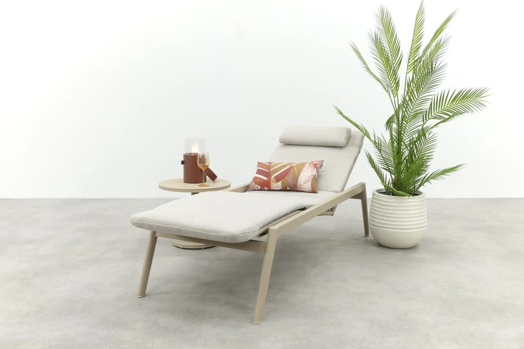 Corfu verrijdbaar ligbed incl. kussen - Latte