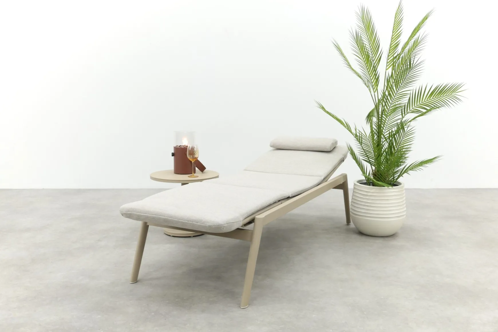 Corfu verrijdbaar ligbed incl. kussen - Latte