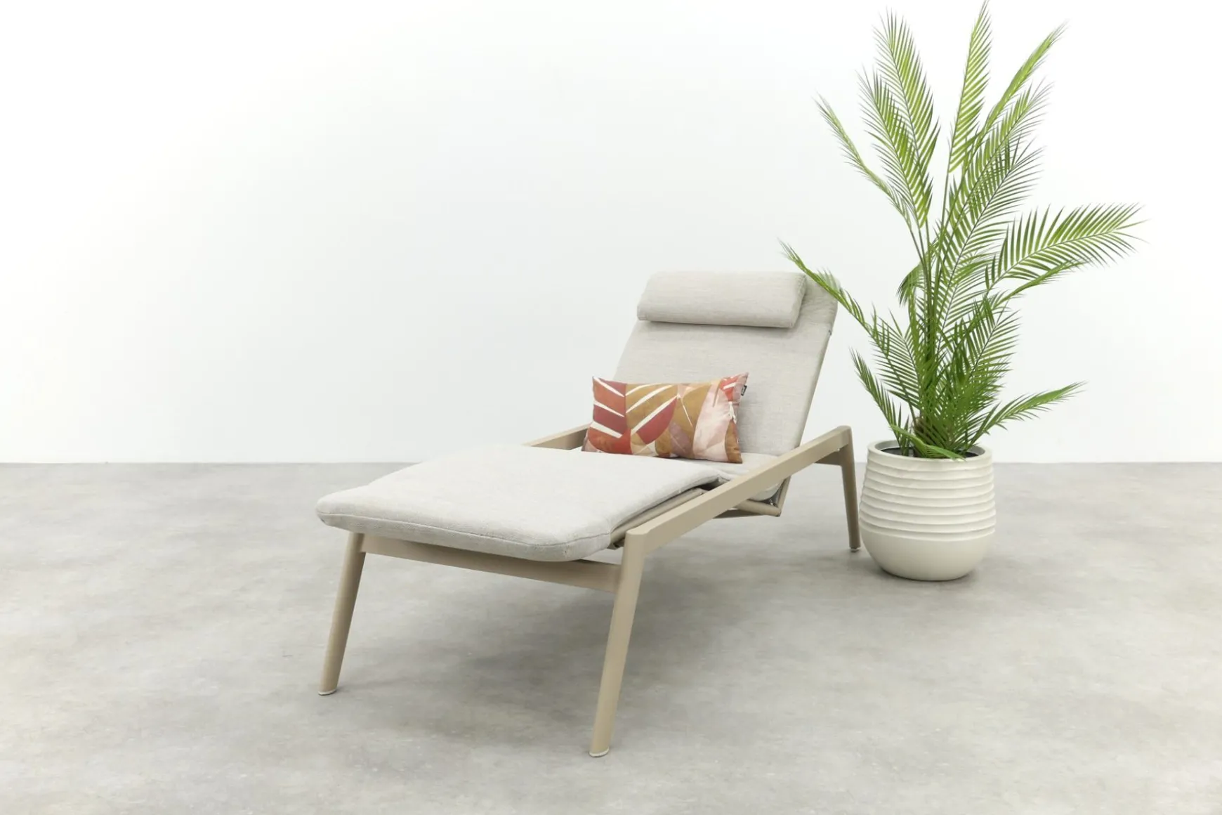 Corfu verrijdbaar ligbed incl. kussen - Latte