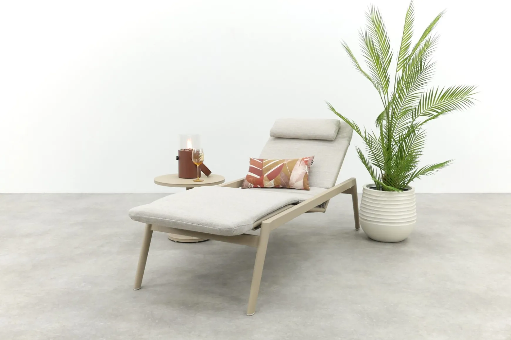Corfu verrijdbaar ligbed incl. kussen - Latte