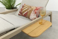 Corfu verrijdbaar ligbed incl. kussen & side table - Latte