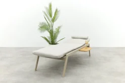 Corfu verrijdbaar ligbed incl. kussen & side table - Latte