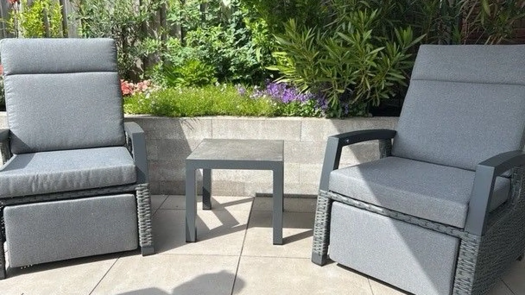 Darwin verstelbare loungestoelen + Atlanta bijzettafel - antraciet