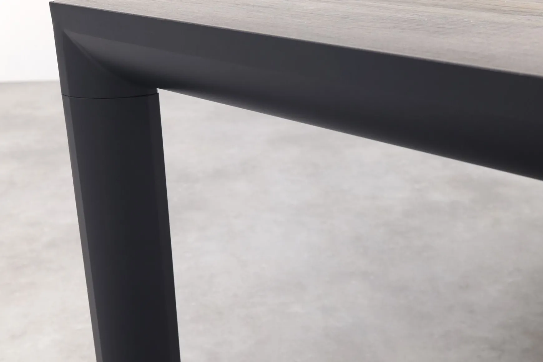Excellent/Kings 4-persoons stapelbare dining tuinset 180x100 cm. - Antraciet
