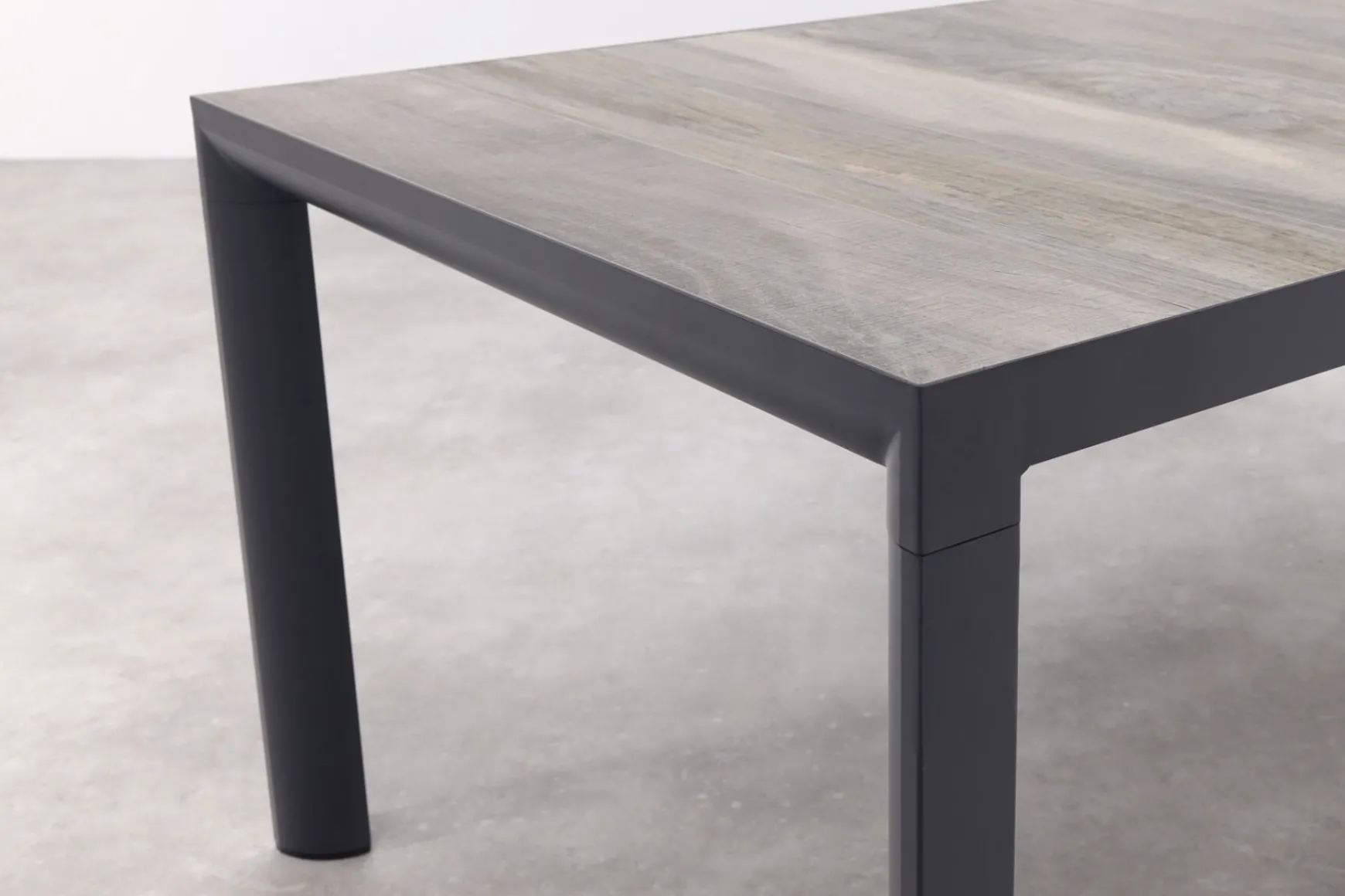 Excellent/Kings 4-persoons stapelbare dining tuinset 180x100 cm. - Antraciet