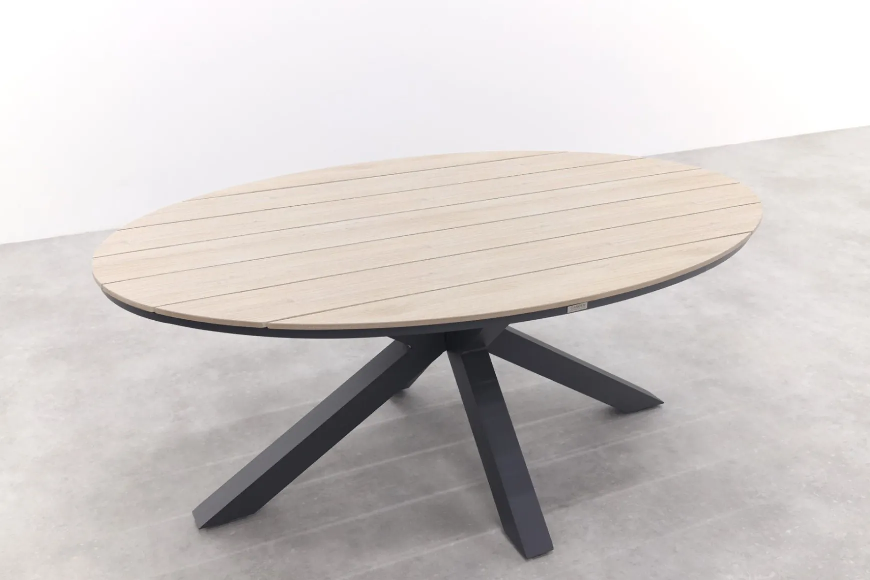 Garden Impressions Edison ovale tuintafel polywood 180x115 cm.
