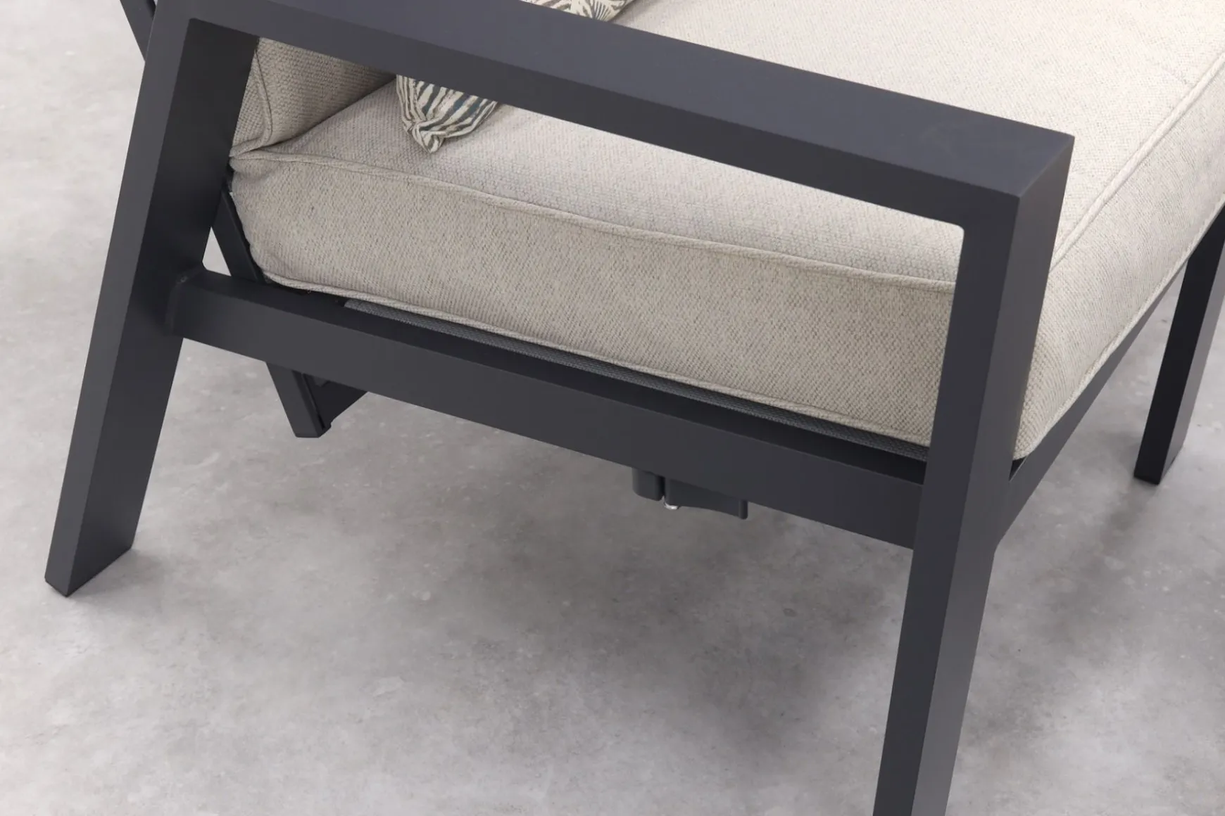 Garden Impressions Max loungestoel + voetenbank - Carbon black/Sand