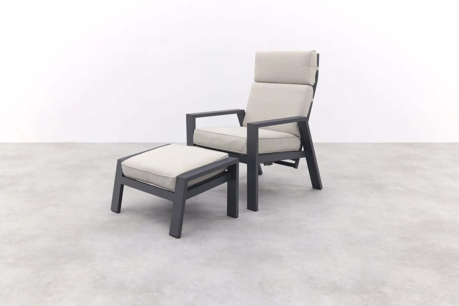 Garden Impressions Max loungestoel + voetenbank - Carbon black/Sand
