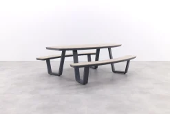 GI Bell ovale 6-persoons picknicktafel 220x193cm.