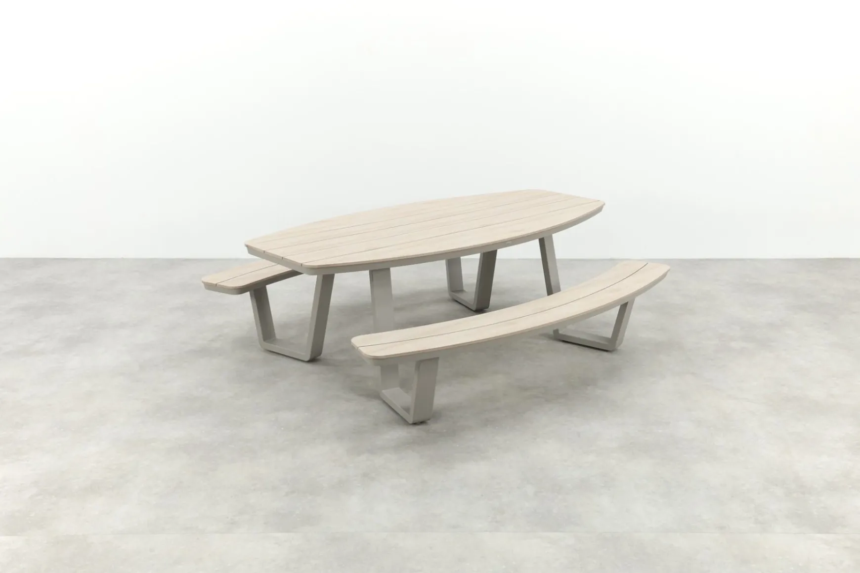 GI Bell ovale 6-persoons picknicktafel 220x193 cm. - Taupe