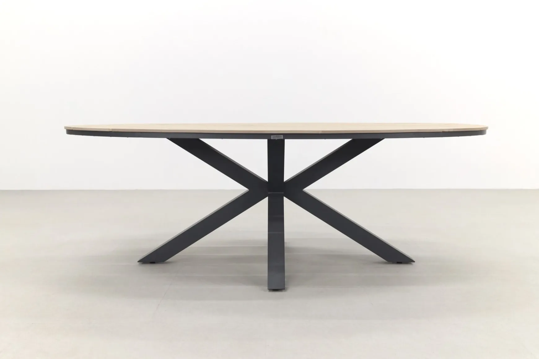 GI Edison ovale houtlook tuintafel 220x115 cm.