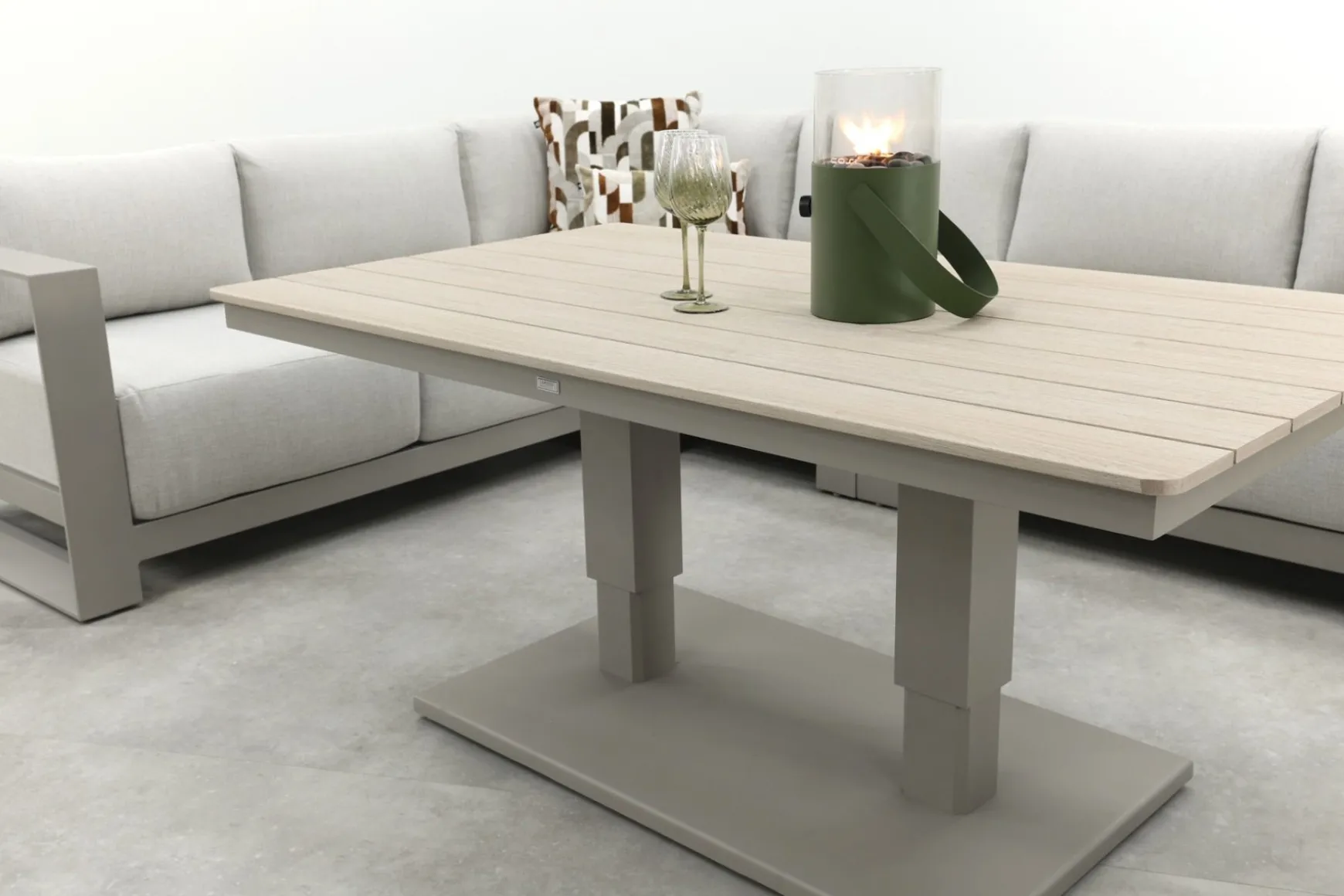 GI Levanto/Cyprus lounge-/diningset met verstelbare tuintafel - Valley Sand