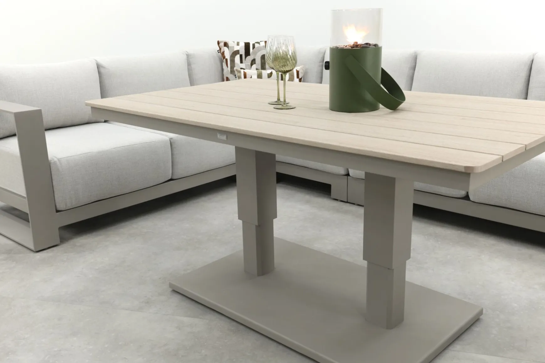 GI Levanto/Cyprus lounge-/diningset met verstelbare tuintafel - Valley Sand