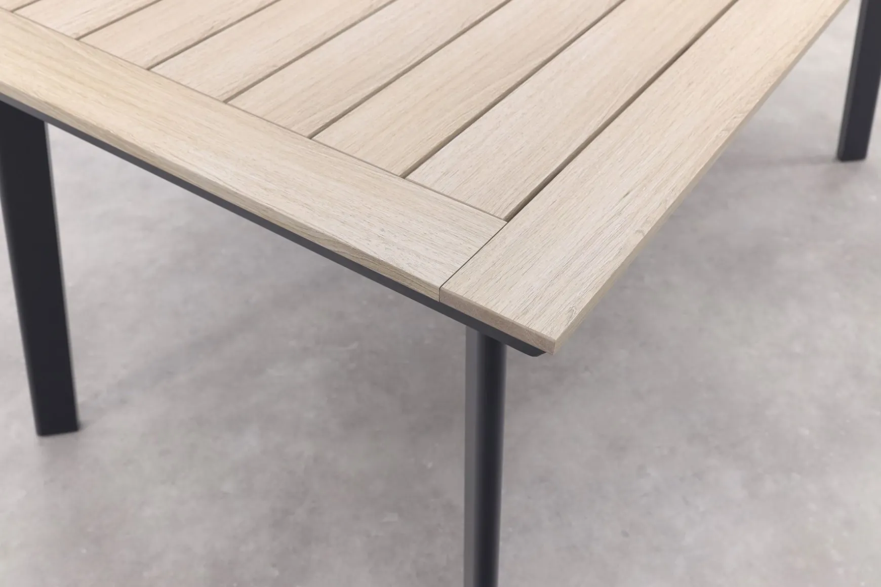 GI Vigo Dining tuintafel 160x90 cm. - Light Teak look