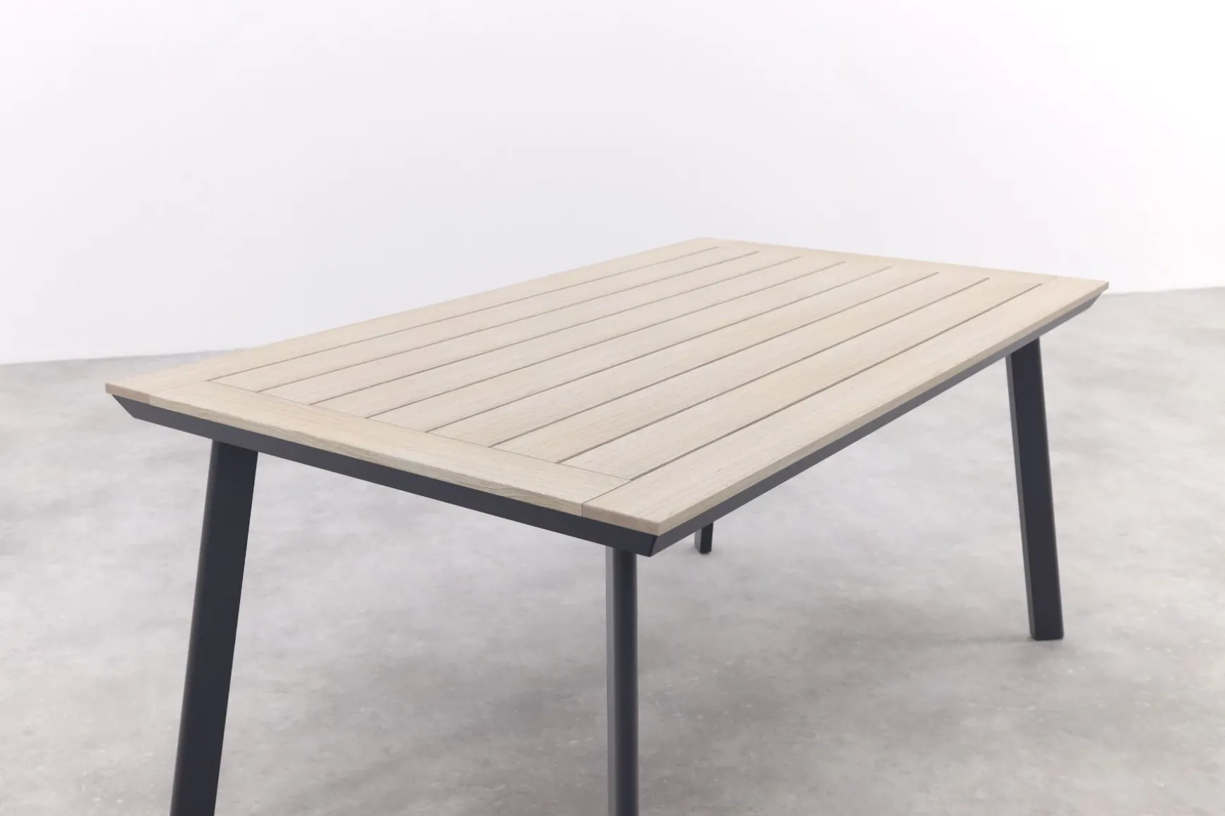 GI Vigo Dining tuintafel 160x90 cm. - Light Teak look