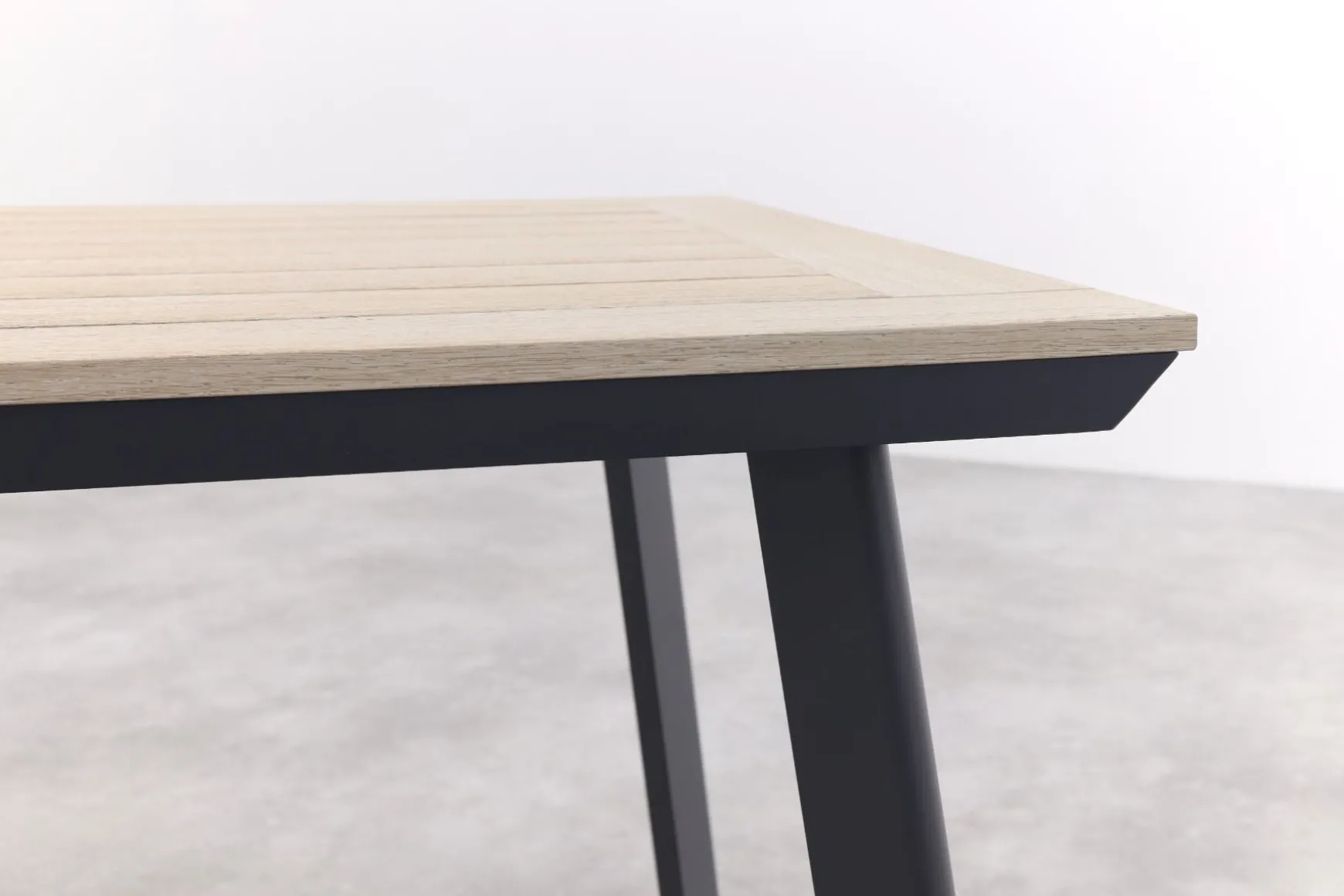 GI Vigo Dining tuintafel 160x90 cm. - Light Teak look