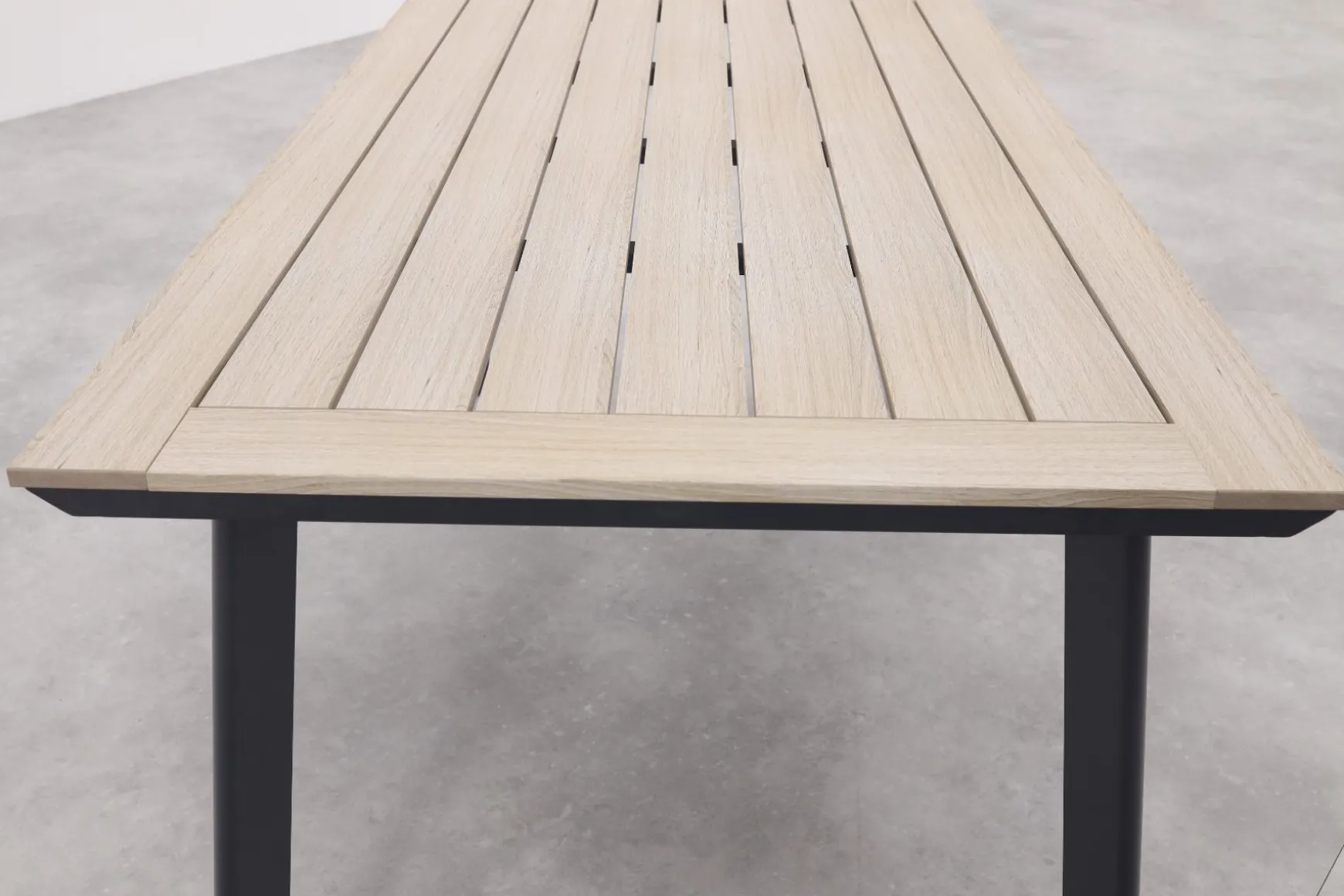 GI Vigo Dining tuintafel 230x100 cm. - Light Teak look