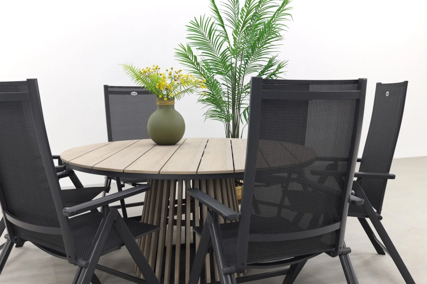 Hartman Milaan/GI Trinxa verstelbare ronde tuinset - 148 cm.