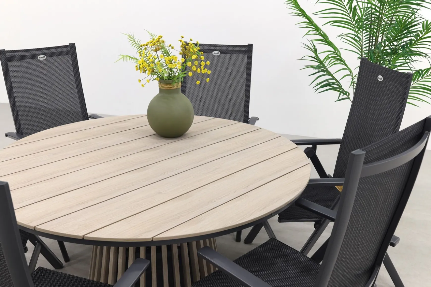 Hartman Milaan/GI Trinxa verstelbare ronde tuinset - 148 cm.