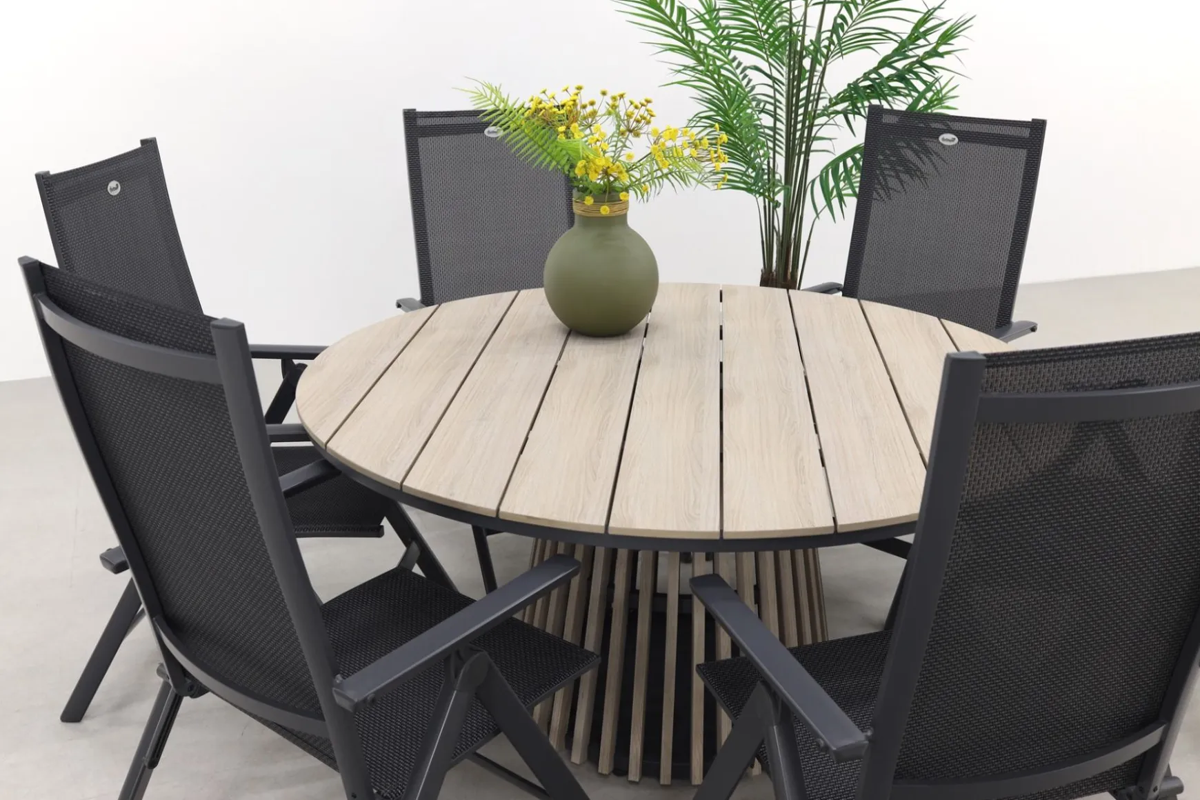 Hartman Milaan/GI Trinxa verstelbare ronde tuinset - 148 cm.