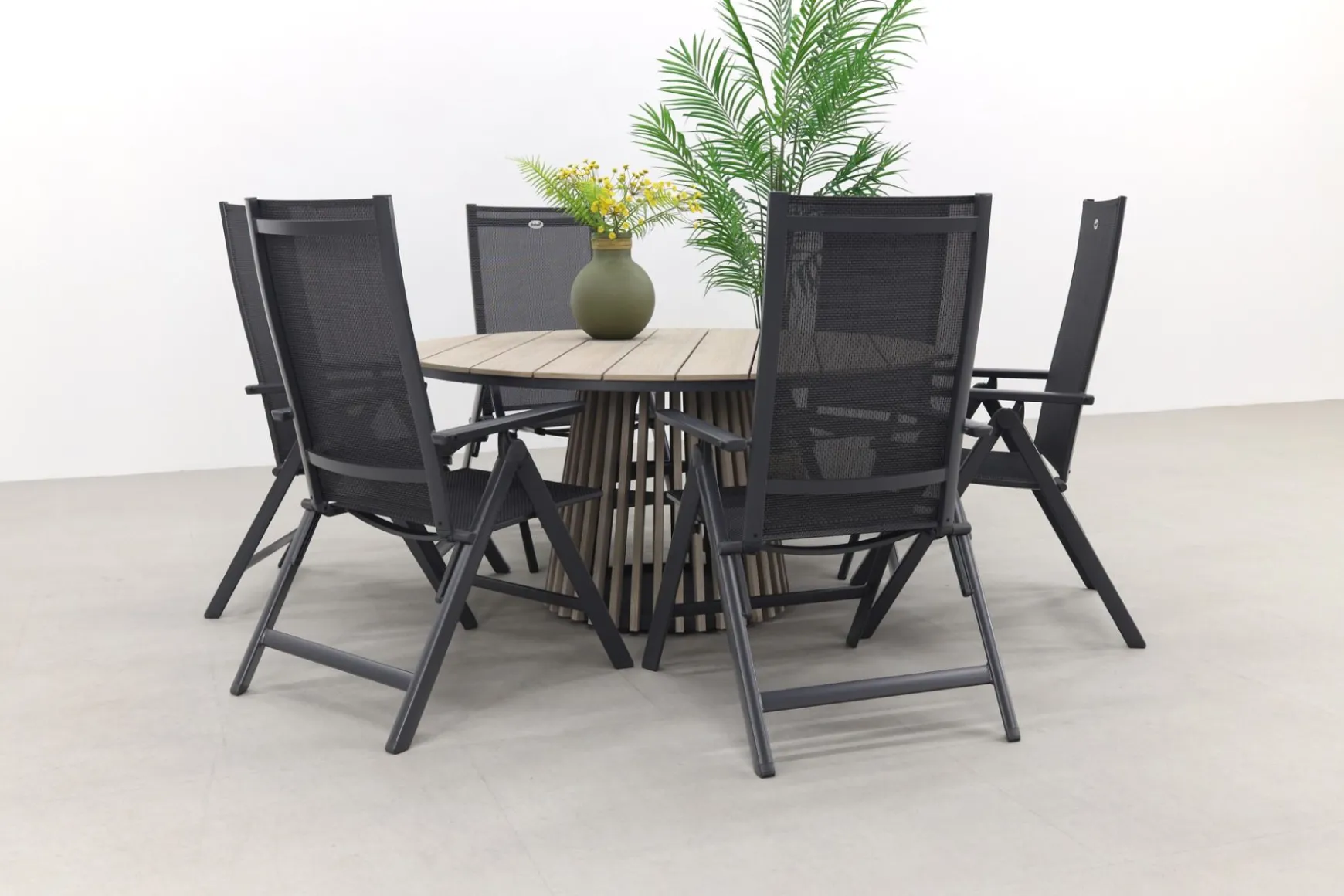 Hartman Milaan/GI Trinxa verstelbare ronde tuinset - 148 cm.