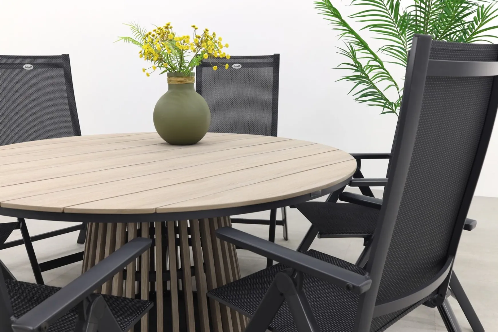 Hartman Milaan/GI Trinxa verstelbare ronde tuinset - 148 cm.