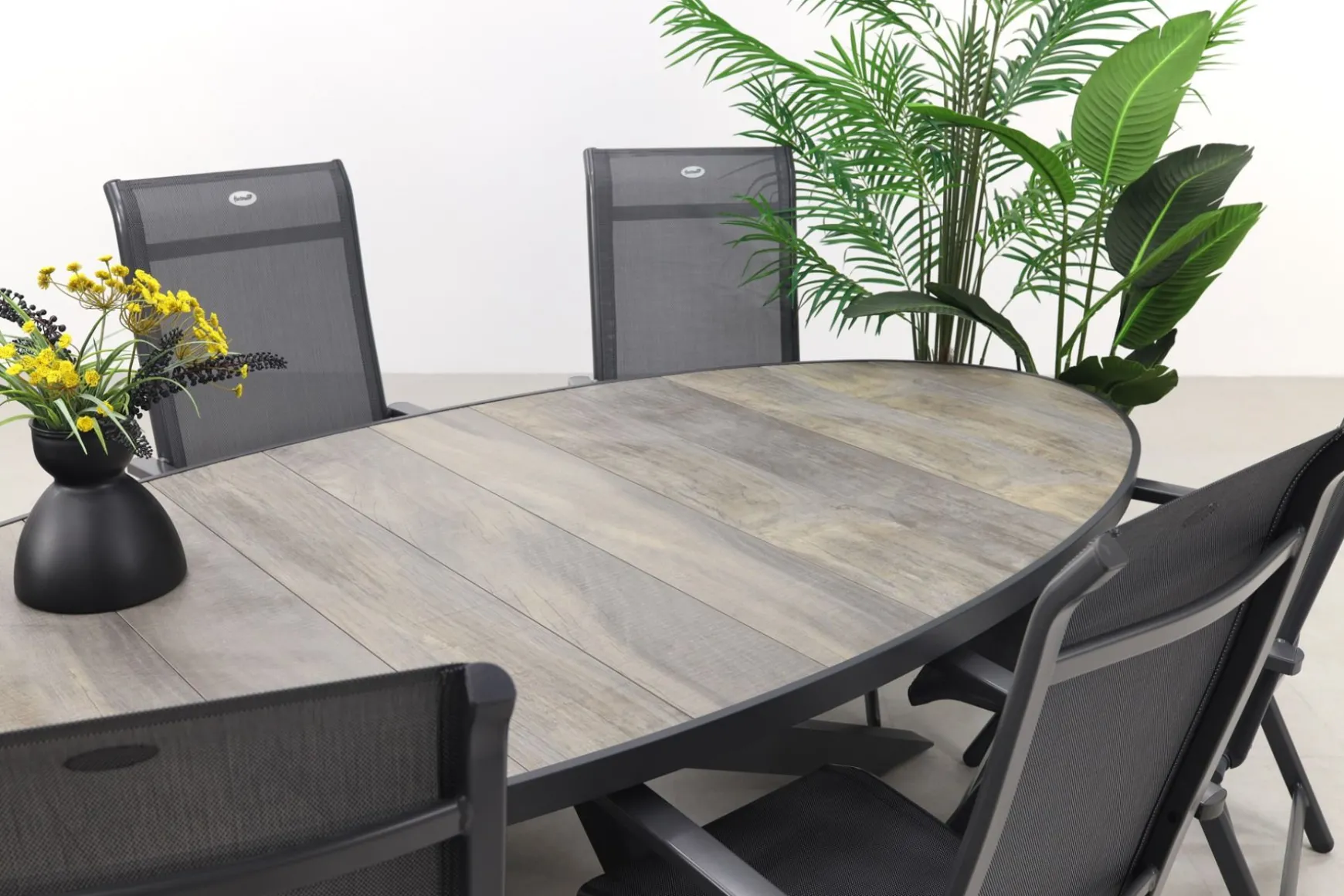 Hartman Milaan/Silva houtlook 240x115 cm. ovale tuinset - 7-delig