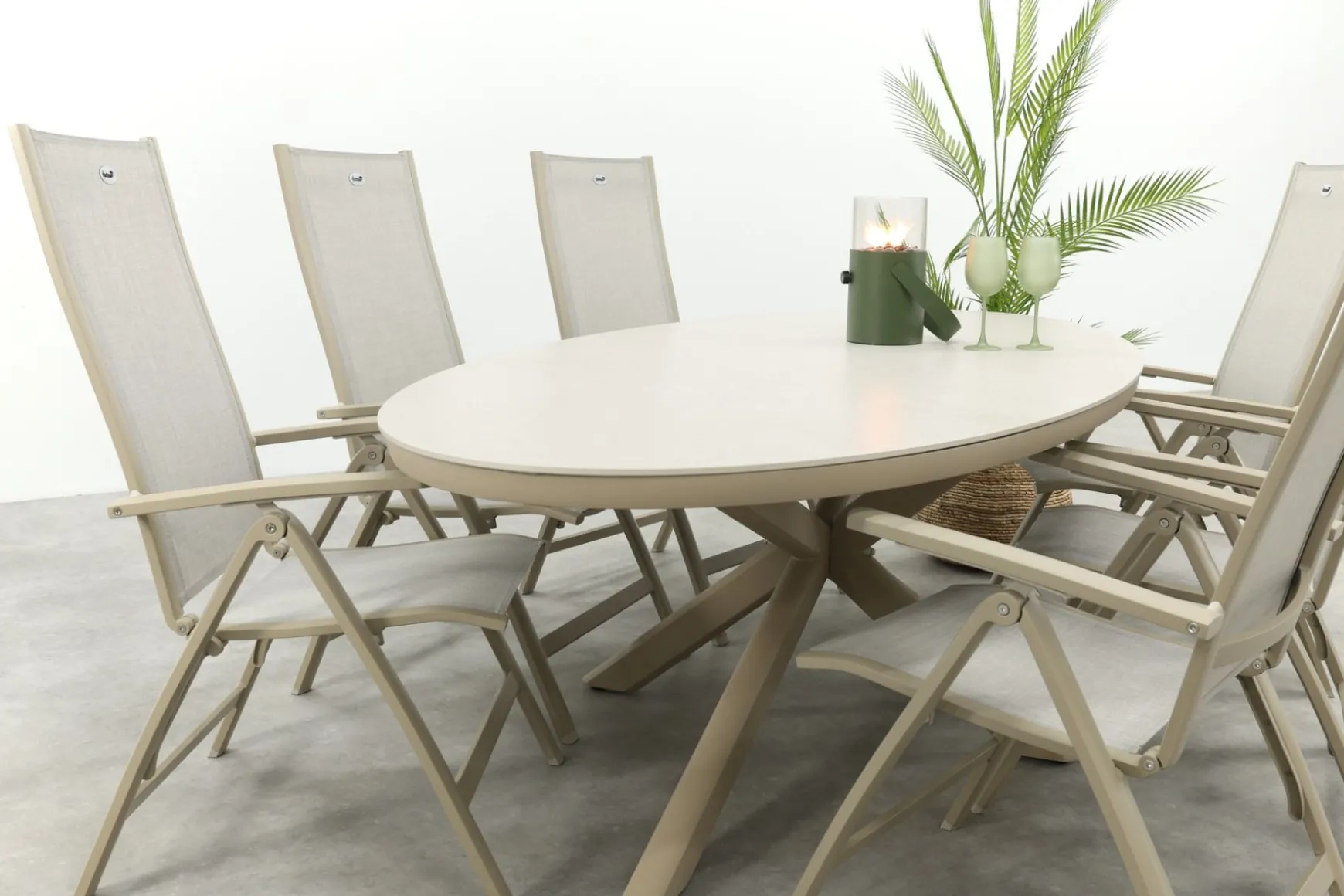 Hartman Roma/Ventaro ovale verstelbare tuinset voor 6 personen 240x115 cm. - Latte