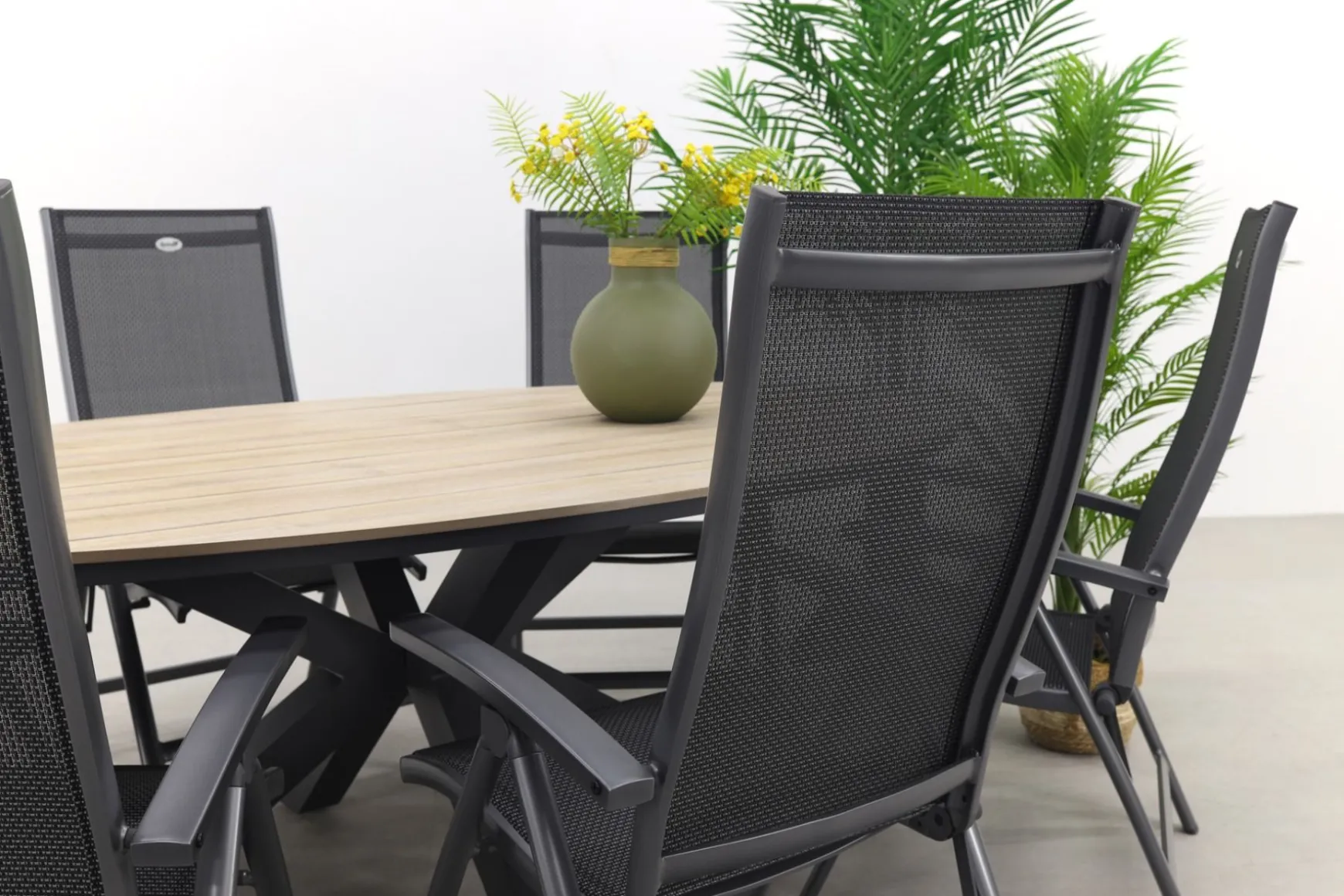 Hartman Salvatore/GI Edison 6-persoons ovale verstelbare tuinset 220x115 cm.