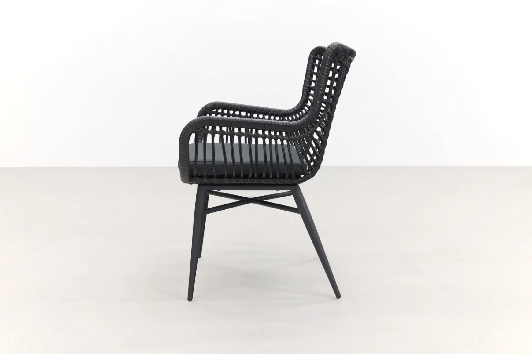 Jasmine Black/GI Edison 8-persoons dining tuinset 280x140 cm.