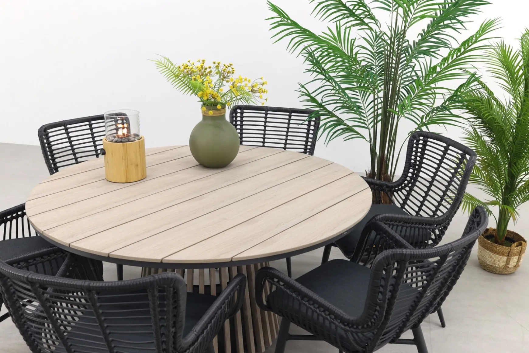 Jasmine Black/GI Trinxa 6-persoons ronde dining tuinset Ø148 cm.
