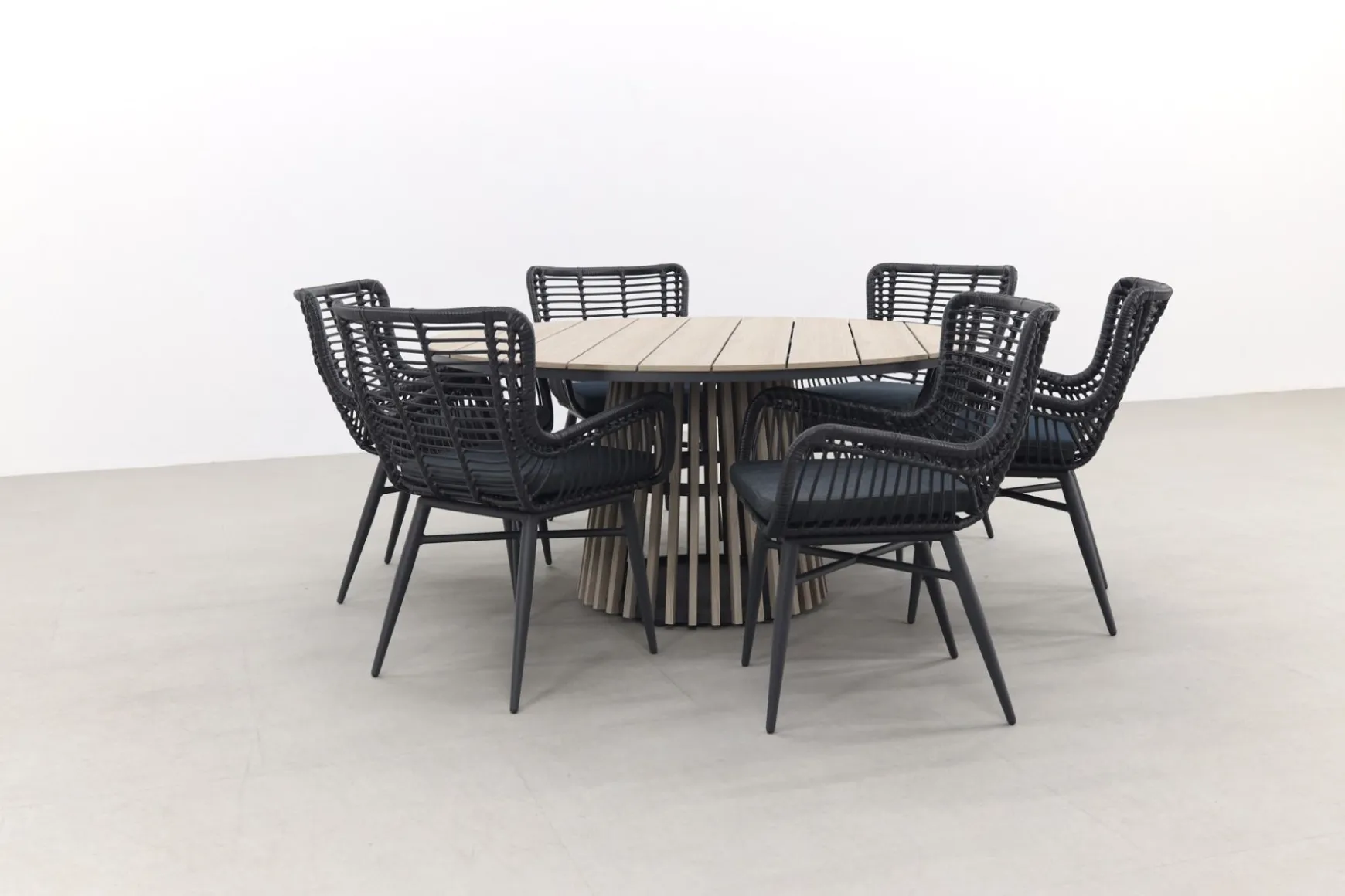 Jasmine Black/GI Trinxa 6-persoons ronde dining tuinset Ø148 cm.
