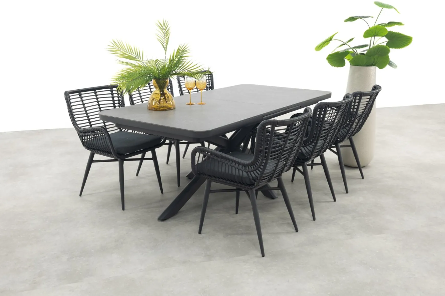 Jasmine Black/Montreal 6-persoons verstelbare tuinset met uitschuifbare tuintafel 200-260x100 cm.