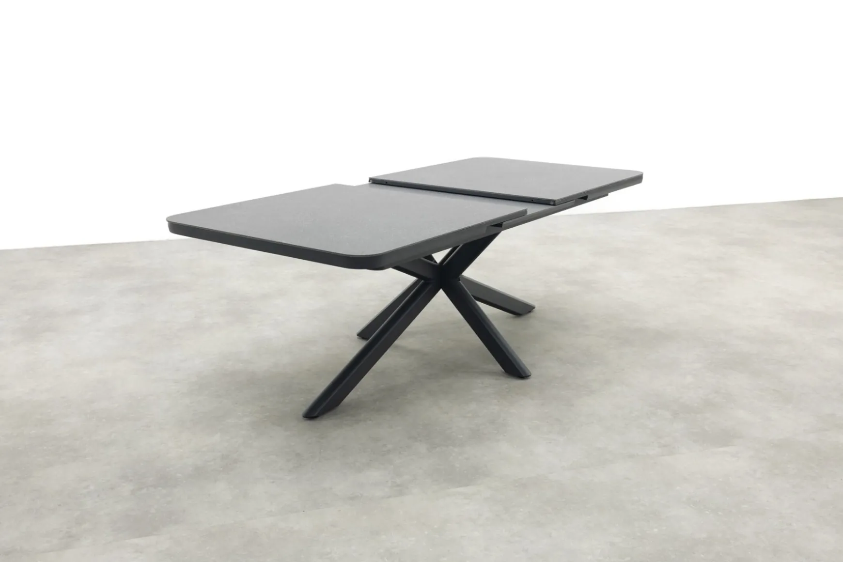 Jasmine Black/Montreal 6-persoons verstelbare tuinset met uitschuifbare tuintafel 200-260x100 cm.