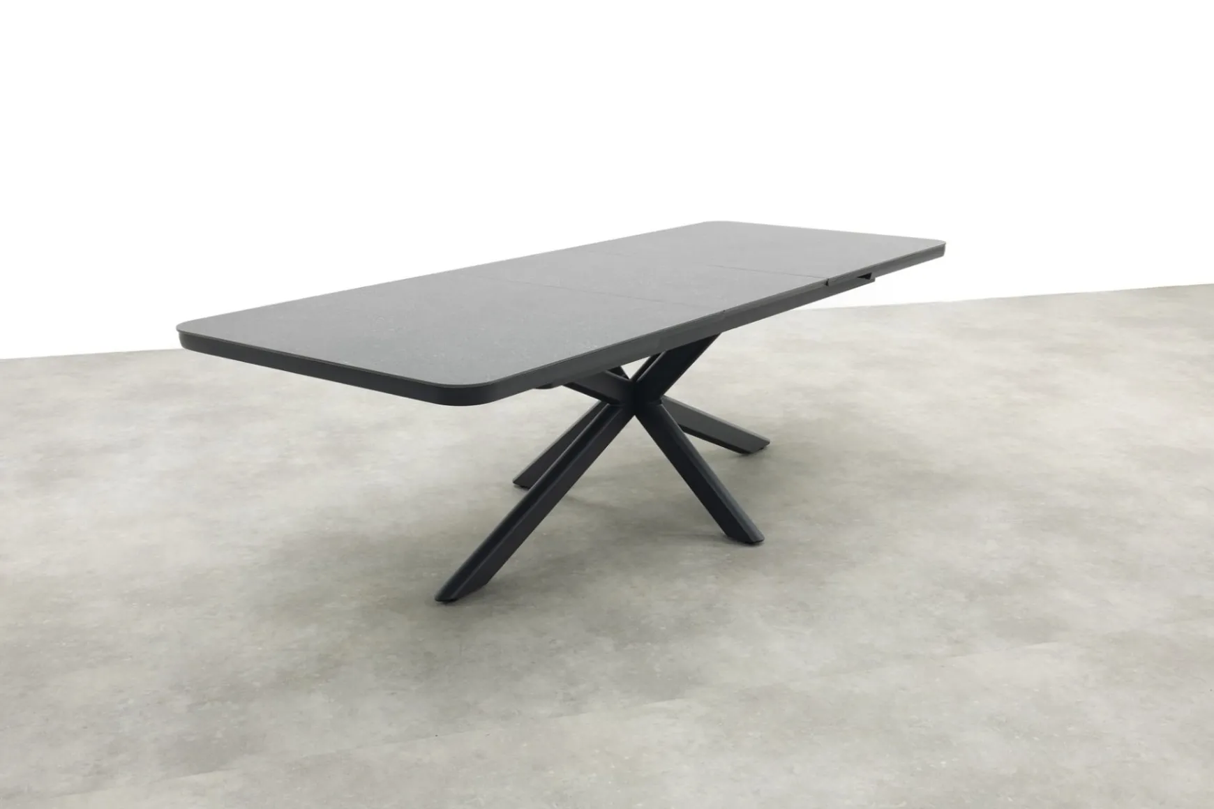Jasmine Black/Montreal 6-persoons verstelbare tuinset met uitschuifbare tuintafel 200-260x100 cm.