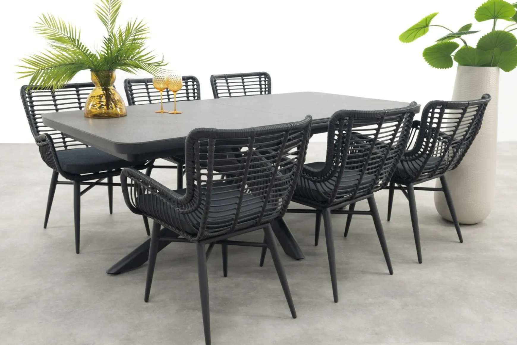 Jasmine Black/Montreal 6-persoons verstelbare tuinset met uitschuifbare tuintafel 200-260x100 cm.