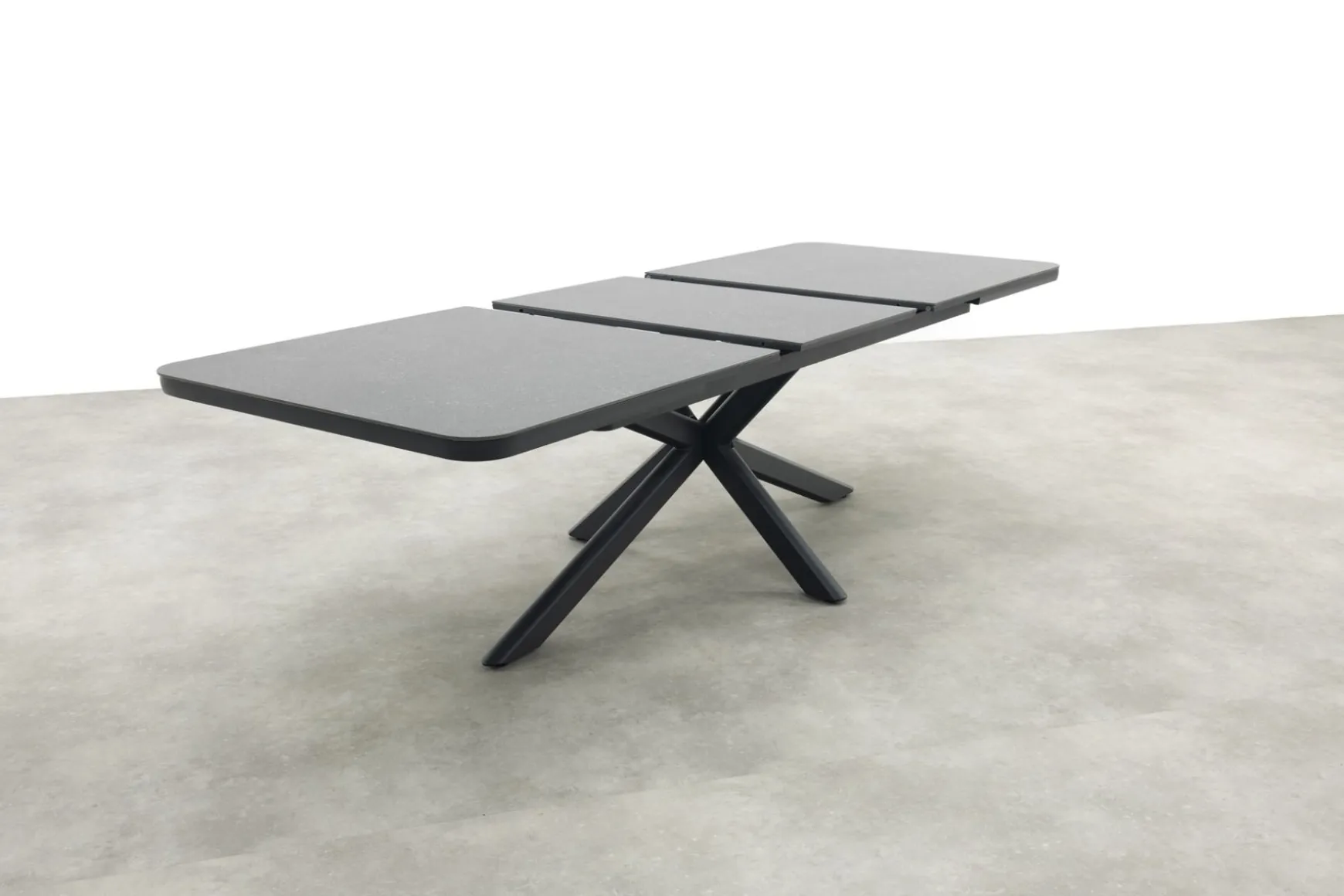Jasmine Black/Montreal 6-persoons verstelbare tuinset met uitschuifbare tuintafel 200-260x100 cm.
