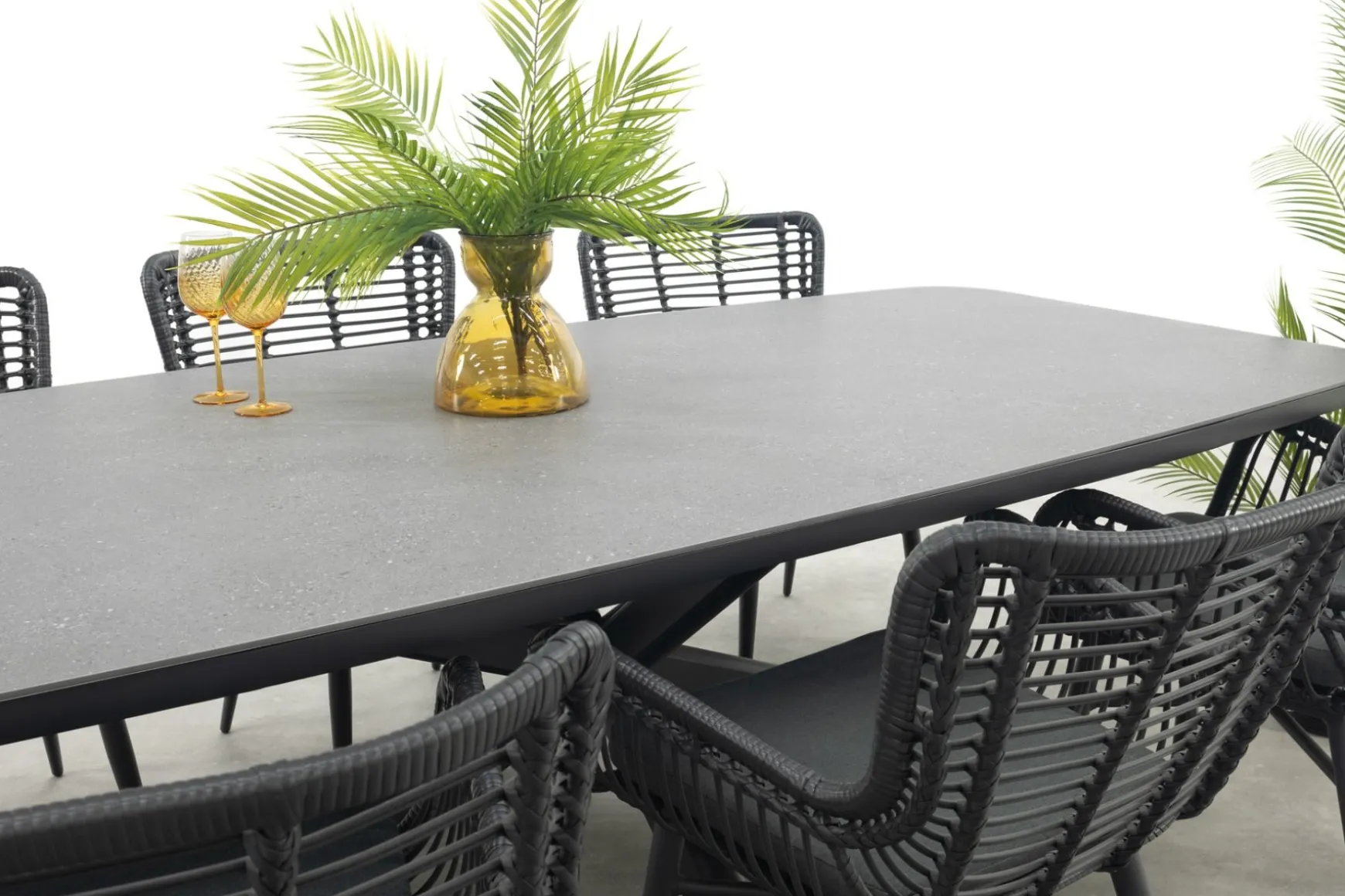 Jasmine Black/Soreno 6-persoons Deens ovale tuinset 240x110 cm. - Betonlook