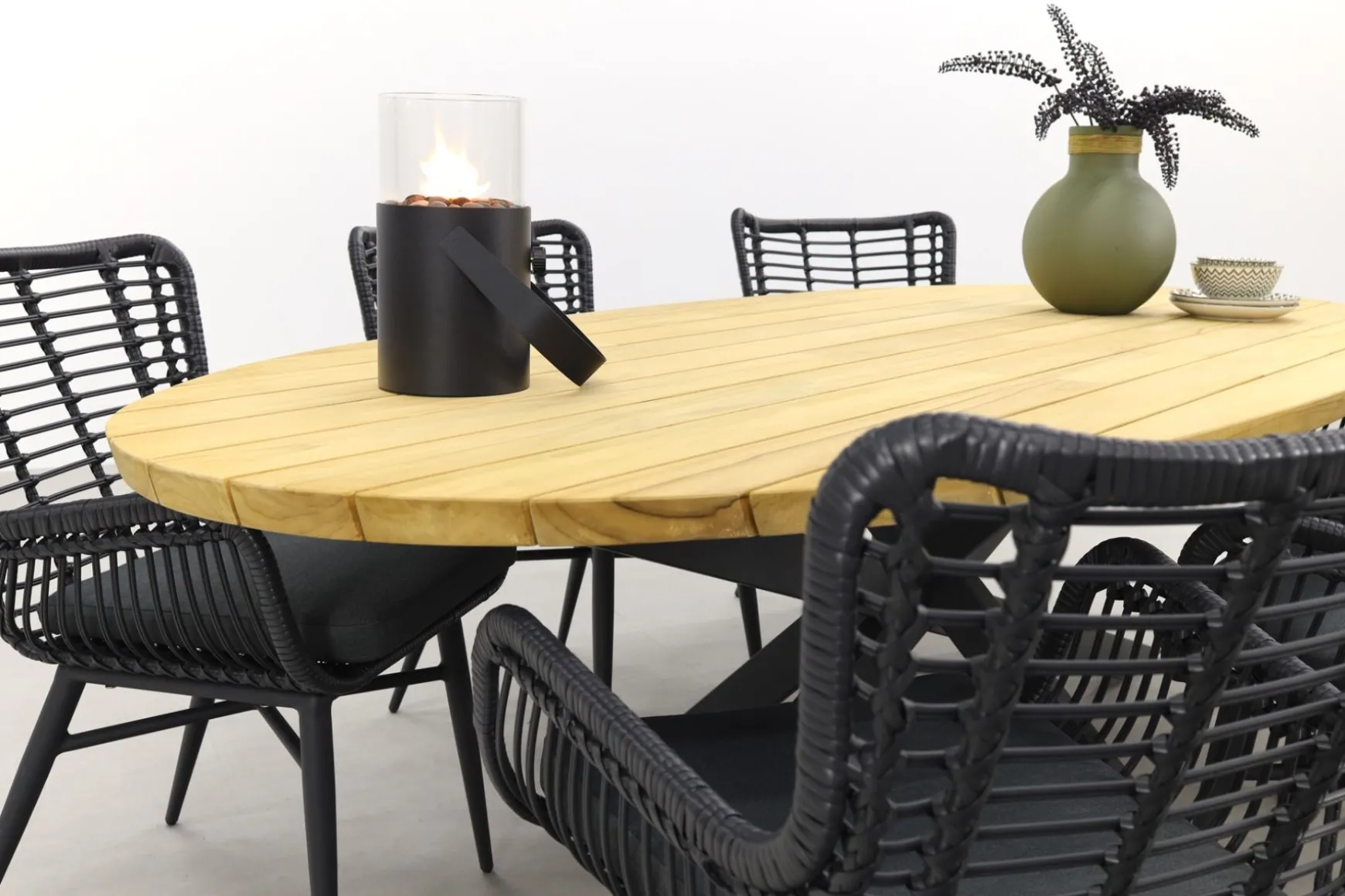 Jasmine Black/Taste Prado Ellips 6-persoons dining tuinset 240x115 cm. - Teak