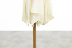 Kayu Stokparasol Ø300 cm. - Ecru/Woodlook met sleepvoet & hoes
