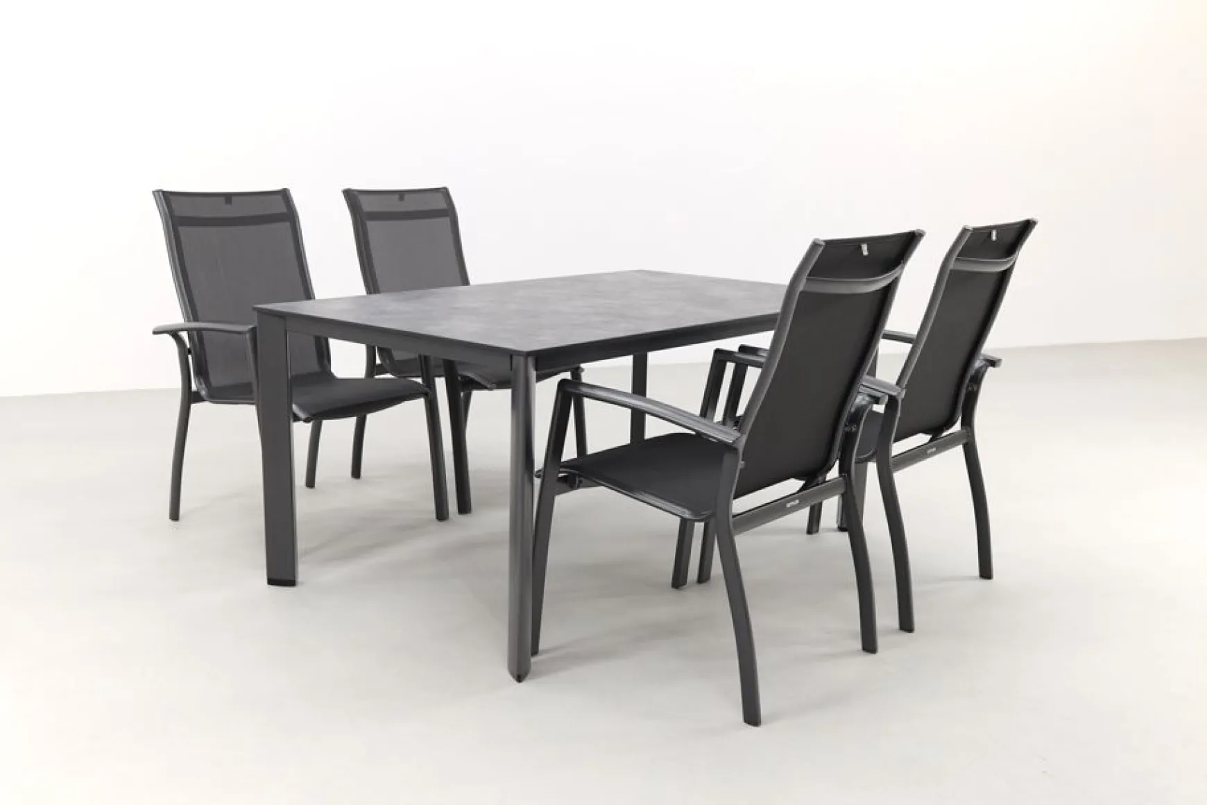 Kettler Legato/Edge stapelbare aluminium tuinset voor 4 personen 160x95 cm. - Antraciet