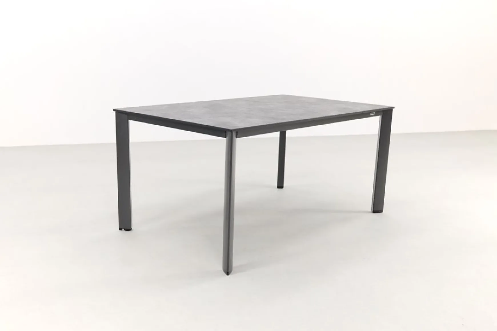 Kettler Legato/Edge stapelbare aluminium tuinset voor 4 personen 160x95 cm. - Antraciet