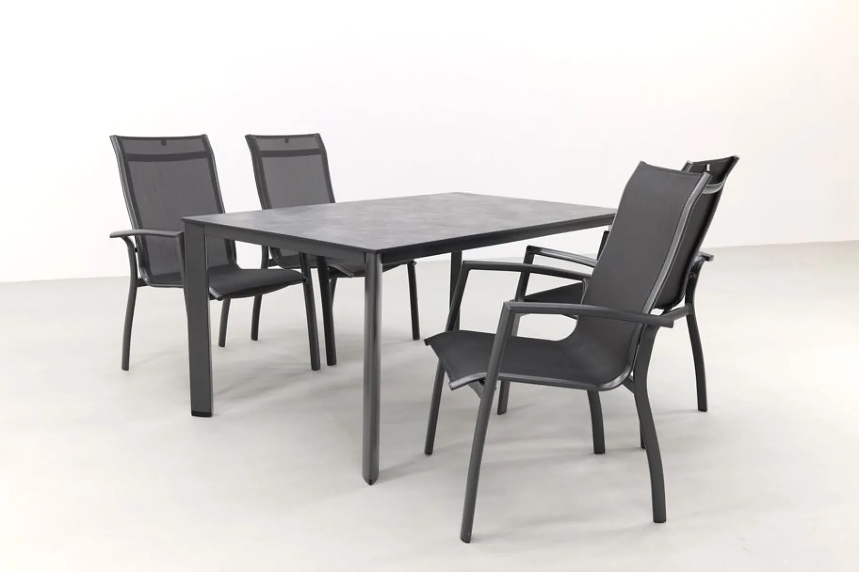 Kettler Legato/Edge stapelbare aluminium tuinset voor 4 personen 160x95 cm. - Antraciet