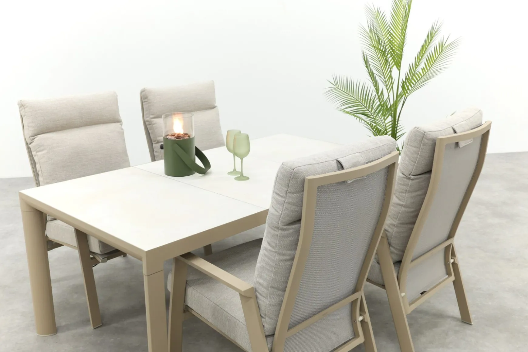 Lagos/Kings verstelbare 4-persoons tuinset 180x100 cm. - Latte