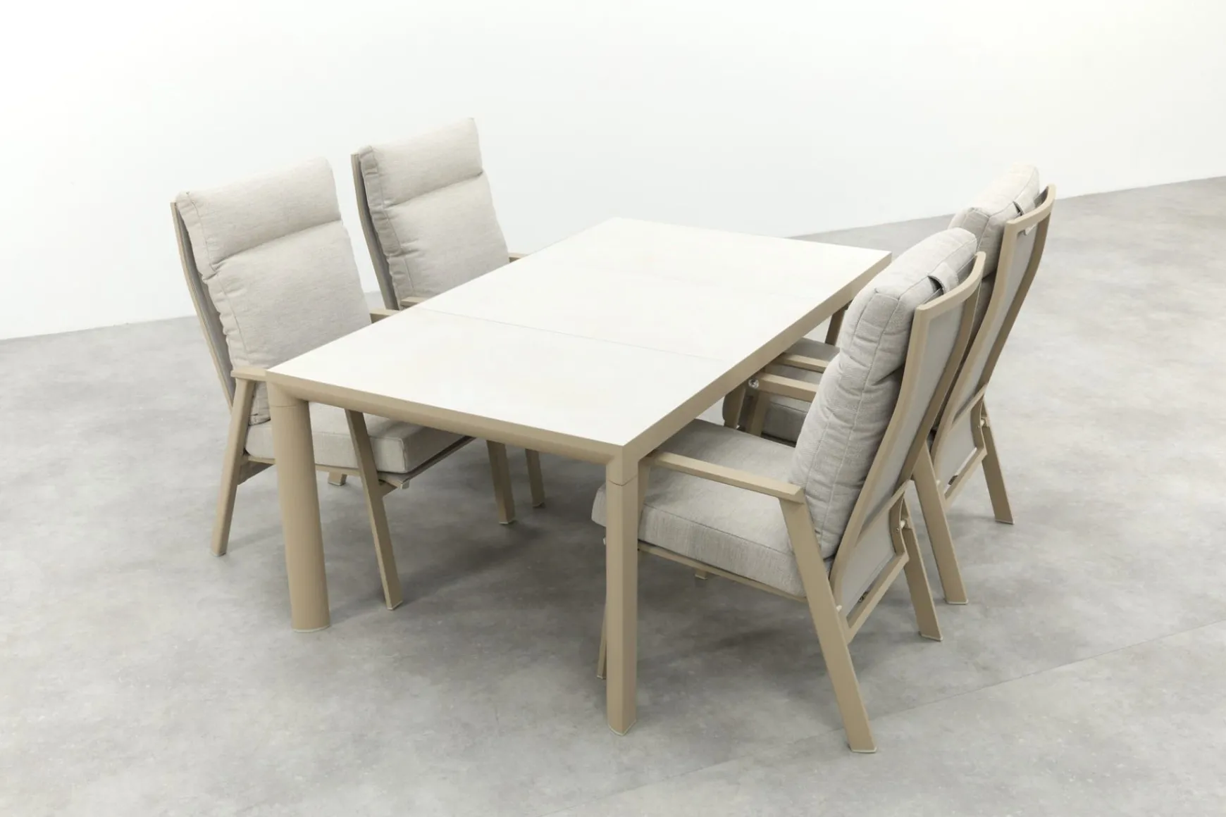 Lagos/Kings verstelbare 4-persoons tuinset 180x100 cm. - Latte