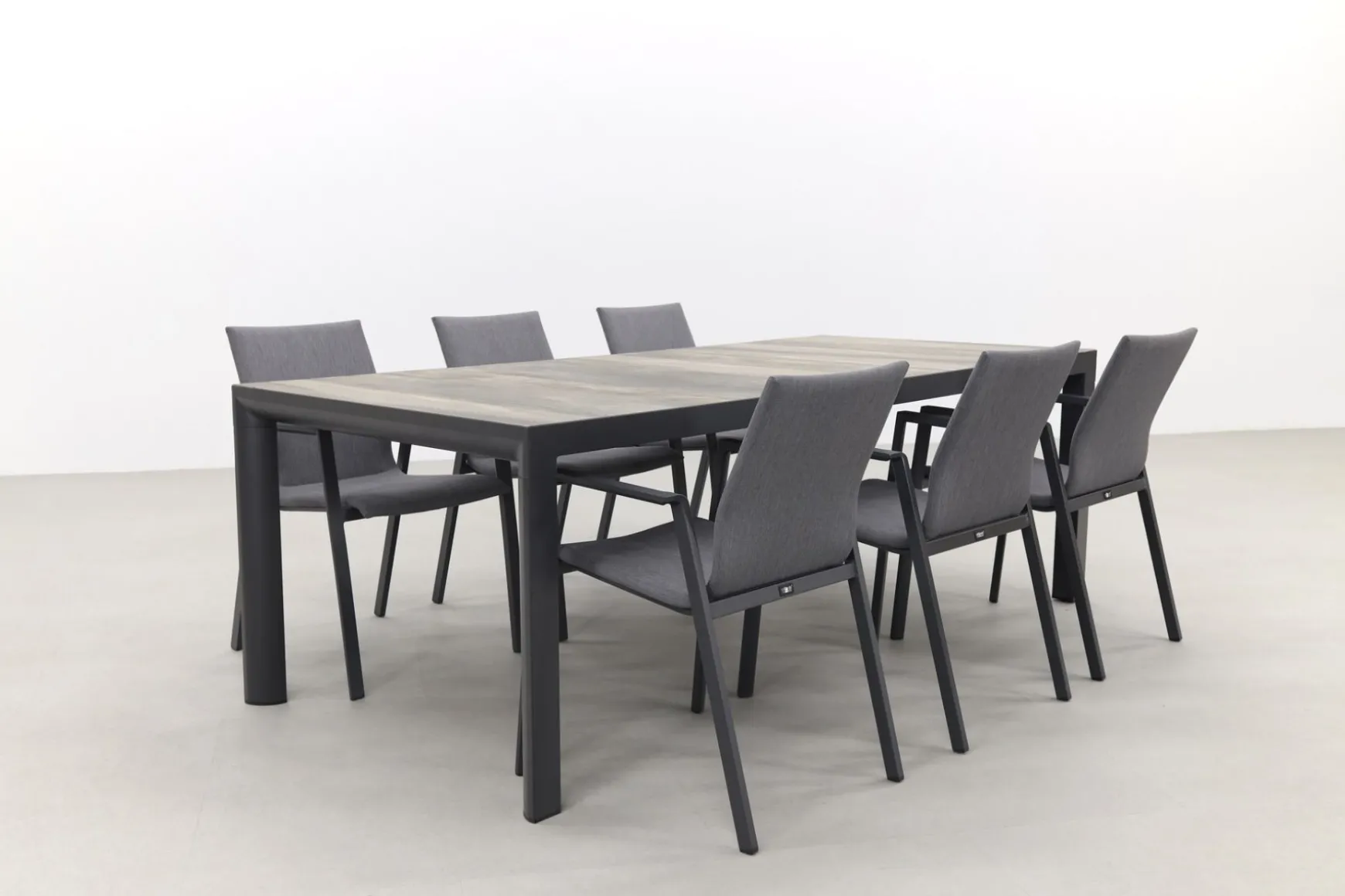 Lima/Kings 6-persoons stapelbare dining tuinset 220x100 cm. - Antraciet